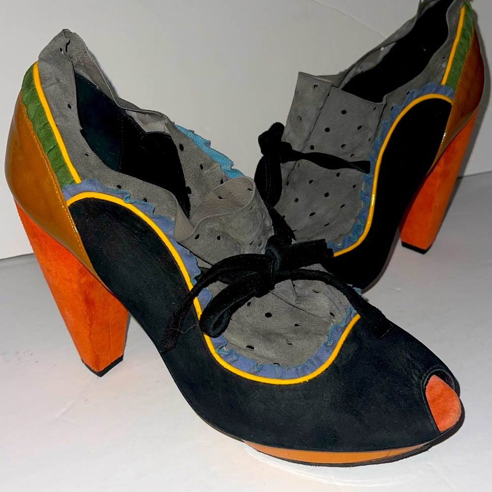 Kron suede peep toe pumps size 9.5